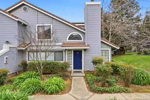 2570 Yerba Bank Ct, San Jose, CA 95121