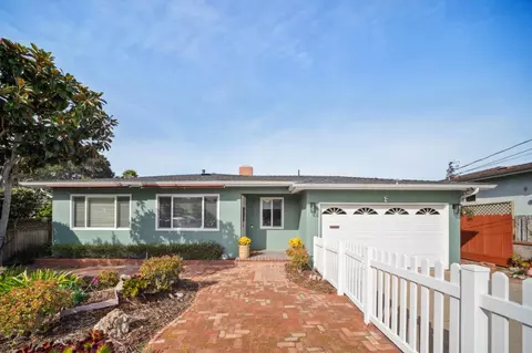 1077 Cadiz Ct, Seaside, CA 93955