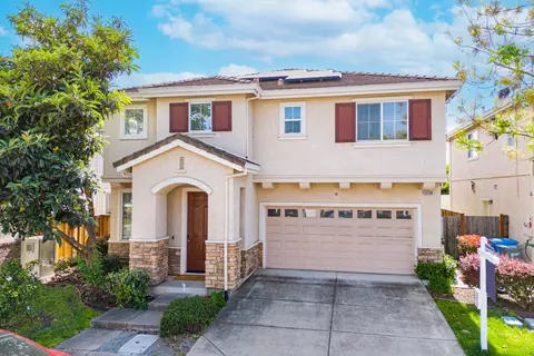 34306 Torrey Pine Ln, Union City, CA 94587