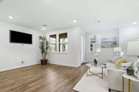 Living - 637 Clover, Milpitas, CA 95035 photo 2 of 3