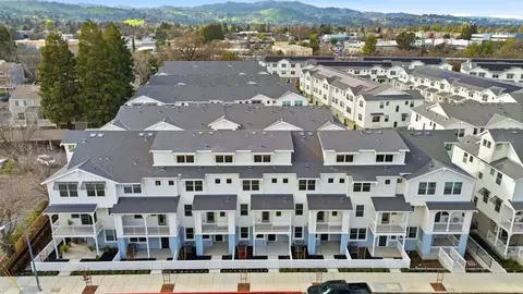 2741 Oak Rd, Walnut Creek, CA 94597