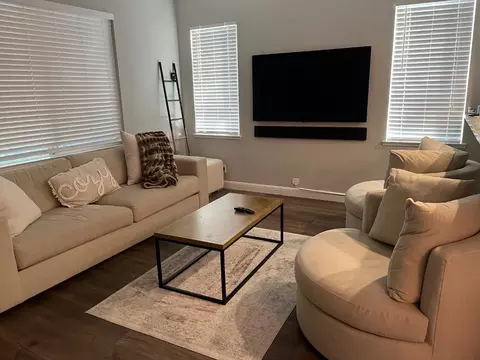Living - 4184 Ivory Ln, Turlock, CA 95382 photo 1 of 2