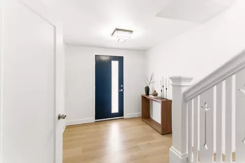 Entry Way - 546 33rd Ave, San Francisco, CA 94121 photo 1 of 6