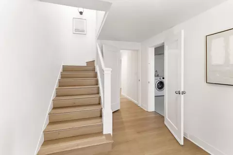 Entry Way - 546 33rd Ave, San Francisco, CA 94121 photo 2 of 6