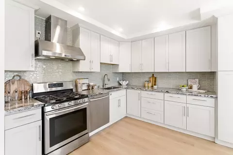 Kitchen - 546 33rd Ave, San Francisco, CA 94121 photo 2 of 2