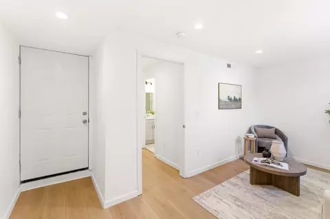 Entry Way - 546 33rd Ave, San Francisco, CA 94121 photo 6 of 6