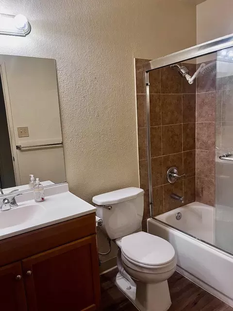 Bath - 3312 Jayanne Way, Carmichael, CA 95608 photo 2 of 2
