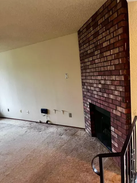 Living - 3312 Jayanne Way, Carmichael, CA 95608 photo 2 of 5