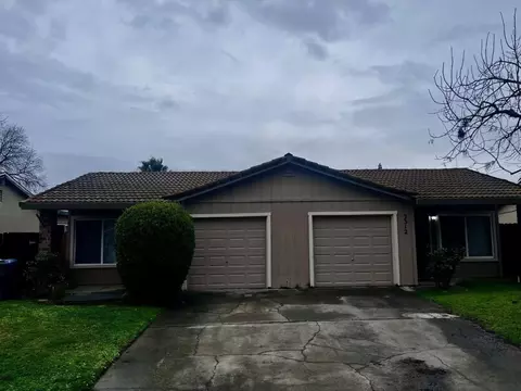 Exterior - 3312 Jayanne Way, Carmichael, CA 95608 photo 3 of 5