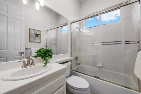 Bath - 3916 Lighthouse Pl, Discovery Bay, CA 94505 photo 1 of 4