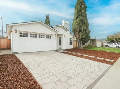 970 White Dr, Santa Clara, CA 95051