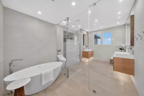 Bath - 115 Panorama Ct, Pacifica, CA 94044 photo 3 of 7