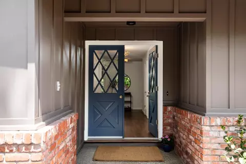 2910 Sherwood Dr, San Carlos, CA 94070
