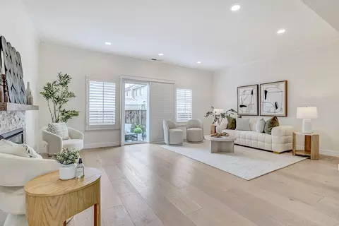 859 Lynx Ln, Foster City, CA 94404