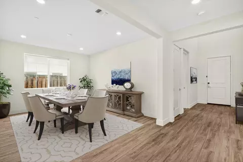Entry Way - 6640 Silverleaf Ct, Tracy, CA 95377 photo 4 of 7
