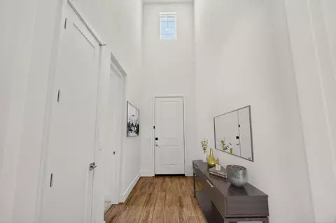Entry Way - 6640 Silverleaf Ct, Tracy, CA 95377 photo 2 of 7
