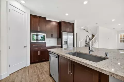 Kitchen - 6640 Silverleaf Ct, Tracy, CA 95377 photo 6 of 7