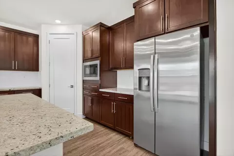 Kitchen - 6640 Silverleaf Ct, Tracy, CA 95377 photo 4 of 7