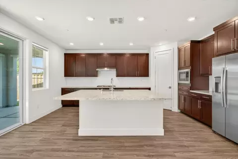 Kitchen - 6640 Silverleaf Ct, Tracy, CA 95377 photo 3 of 7