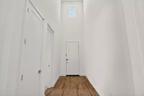 Entry Way - 6640 Silverleaf Ct, Tracy, CA 95377 photo 1 of 7