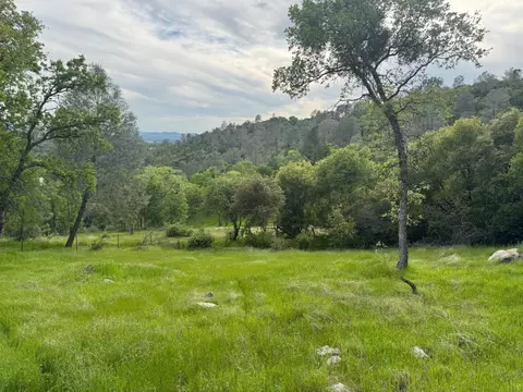 000 Cabezut Rd, Sonora, CA 95370 photo 2