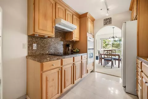 Kitchen - 17 Shepherds Knl, Pebble Beach, CA 93953 photo 2 of 5