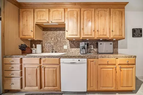 Kitchen - 17 Shepherds Knl, Pebble Beach, CA 93953 photo 4 of 5