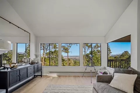 40 Shepherds Knl, Pebble Beach, CA 93953