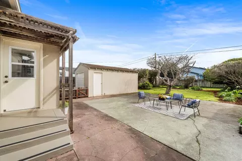 Exterior - 656 Myrtle St, Half Moon Bay, CA 94019 photo 3 of 9