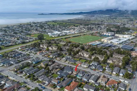 View/Area - 656 Myrtle St, Half Moon Bay, CA 94019 photo 1 of 6