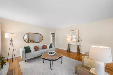 Living - 656 Myrtle St, Half Moon Bay, CA 94019 photo 1 of 1