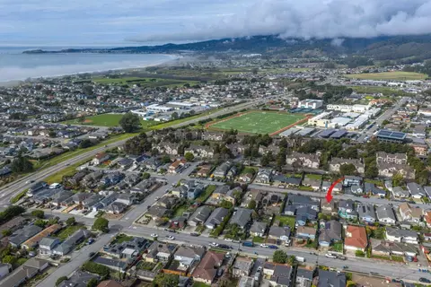 View/Area - 656 Myrtle St, Half Moon Bay, CA 94019 photo 4 of 6
