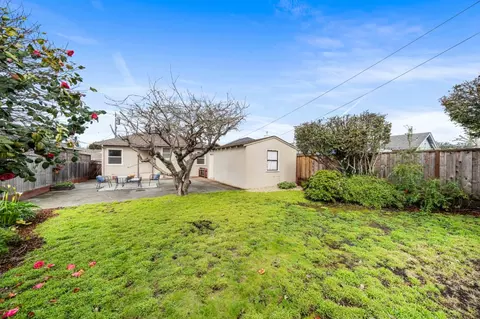 Exterior - 656 Myrtle St, Half Moon Bay, CA 94019 photo 5 of 9
