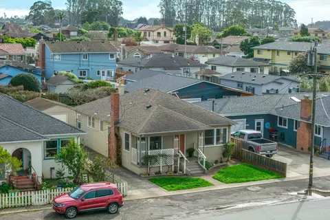 View/Area - 656 Myrtle St, Half Moon Bay, CA 94019 photo 3 of 6