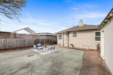 Exterior - 656 Myrtle St, Half Moon Bay, CA 94019 photo 7 of 9