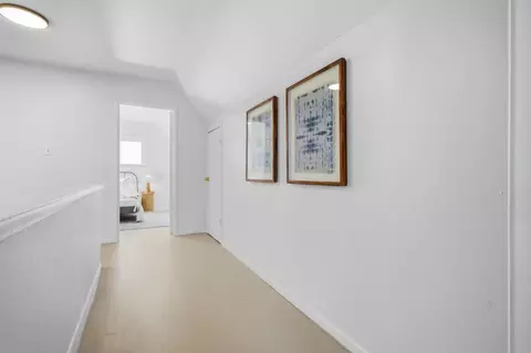 Entry Way - 467 Heathcliff Dr, Pacifica, CA 94044 photo 3 of 3