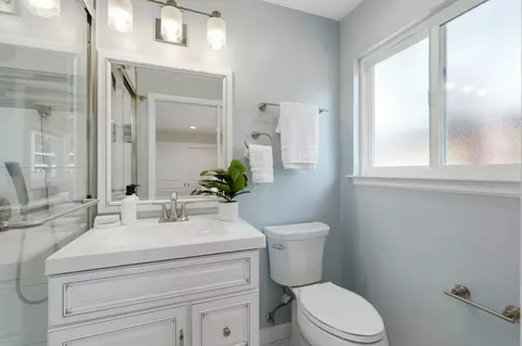 Bath - 1380 Ridgeley Dr, Campbell, CA 95008 photo 5 of 6