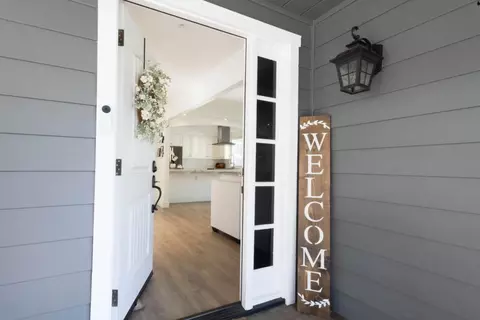 Entry Way - 18 Hancock Cir, Salinas, CA 93906 photo 1 of 5