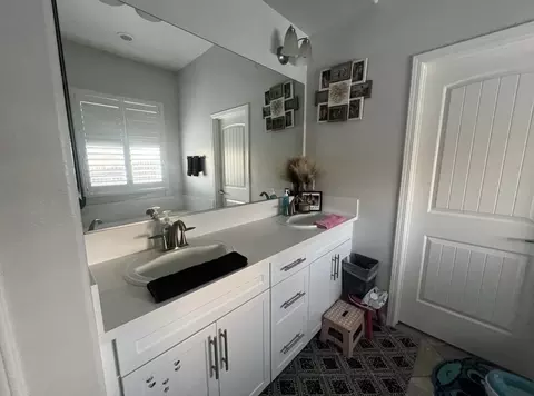 Bath - 1311 San Antonio, Soledad, CA 93960 photo 2 of 3