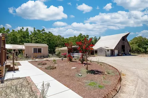 Exterior - 3719 N Hart Rd, Modesto, CA 95358 photo 4 of 21