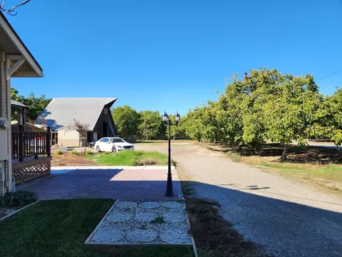 Exterior - 3719 N Hart Rd, Modesto, CA 95358 photo 11 of 21
