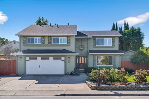 704 Lexington Pl, Gilroy, CA 95020