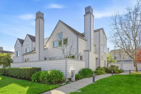 23 Binnacle Ln, Foster City, CA 94404