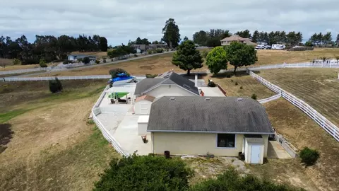 View/Area - 9891 Equestrian Pl, Salinas, CA 93907 photo 7 of 9