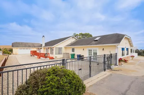 Exterior - 9891 Equestrian Pl, Salinas, CA 93907 photo 5 of 9