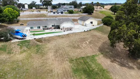 View/Area - 9891 Equestrian Pl, Salinas, CA 93907 photo 8 of 9