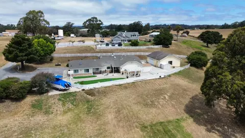 View/Area - 9891 Equestrian Pl, Salinas, CA 93907 photo 1 of 9