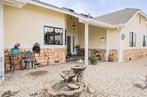 Exterior - 9891 Equestrian Pl, Salinas, CA 93907 photo 3 of 9
