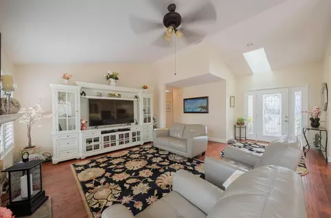 Living - 9891 Equestrian Pl, Salinas, CA 93907 photo 2 of 6