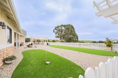 Exterior - 9891 Equestrian Pl, Salinas, CA 93907 photo 2 of 9